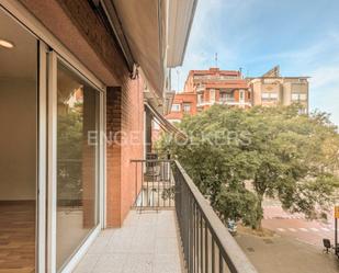 Exterior view of Apartment to rent in Esplugues de Llobregat  with Air Conditioner, Heating and Parquet flooring