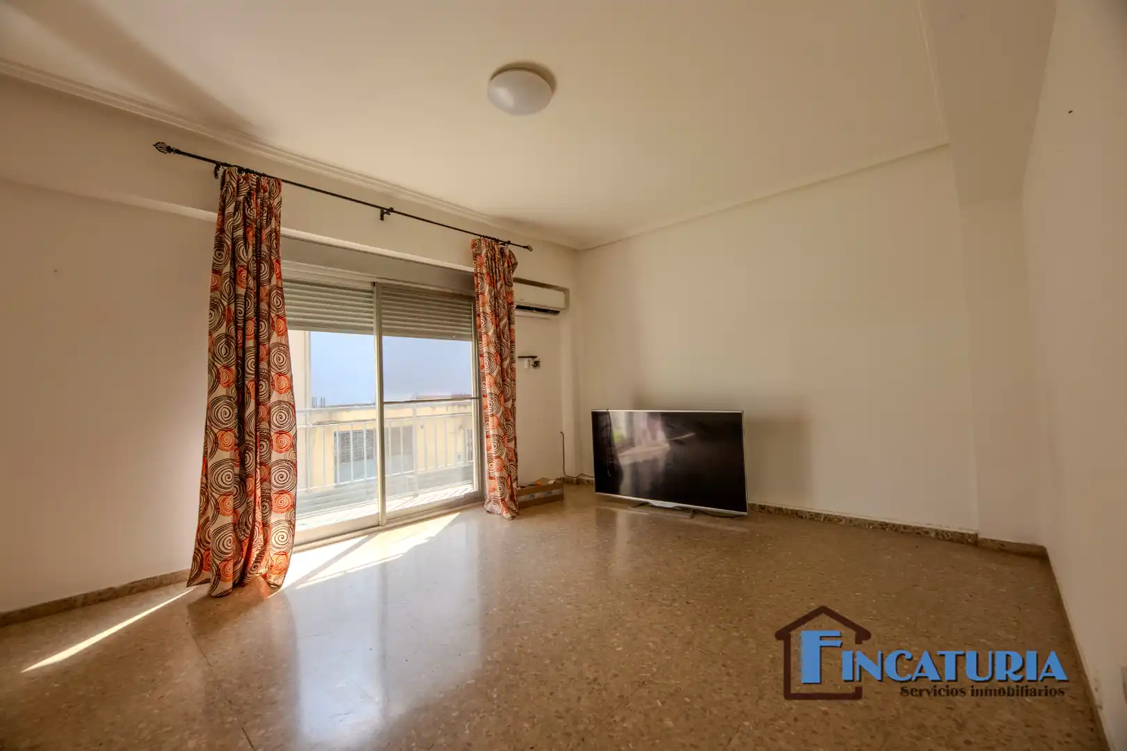 Sala de estar de Piso en venta en Riba-roja de Túria con Aire acondicionado, Trastero y Balcón