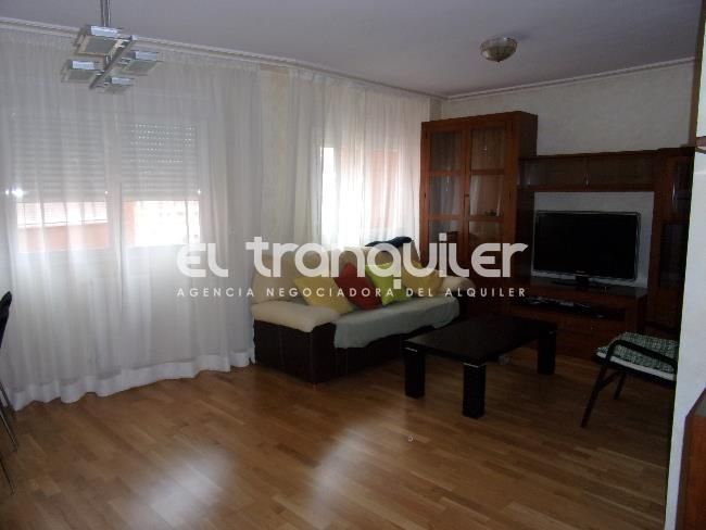 Sala de estar de Piso de alquiler en Getafe con Aire acondicionado, Amueblado y Lavadora