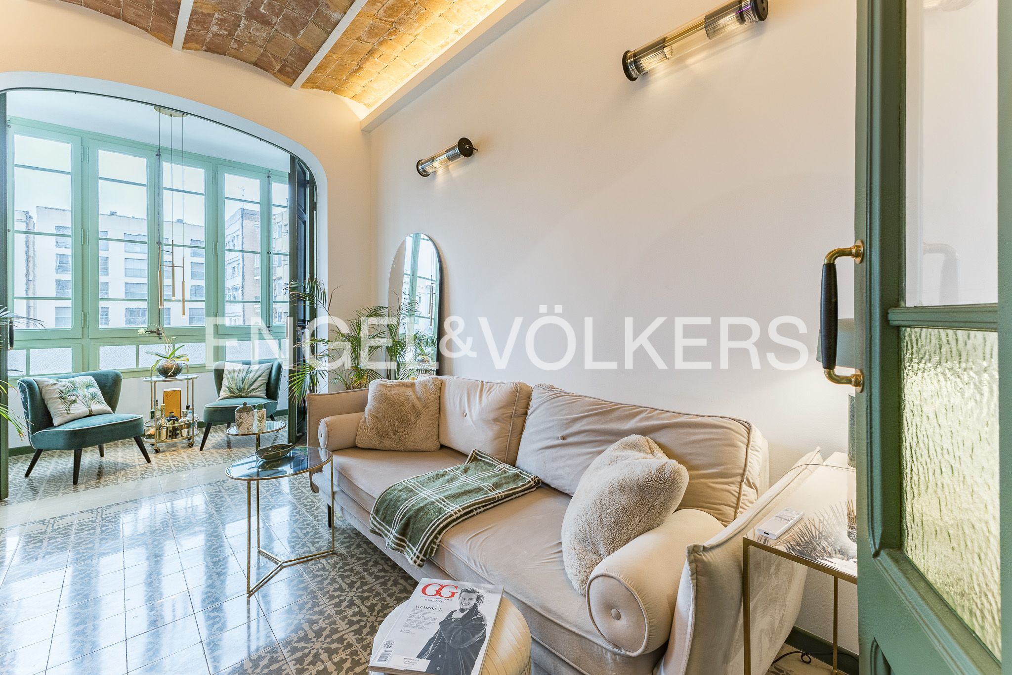 Exterior view of Flat for sale in  Barcelona Capital  with Air Conditioner, Heating and Furnished