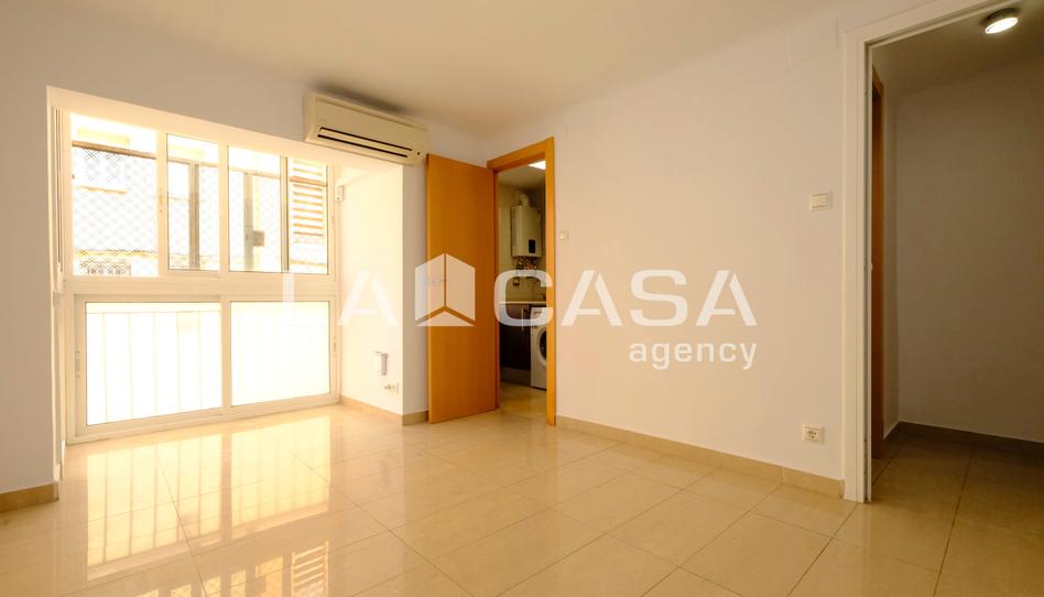 Foto 1 de Piso en venta en Carrer D'aiguablava, La Trinitat Nova, Barcelona