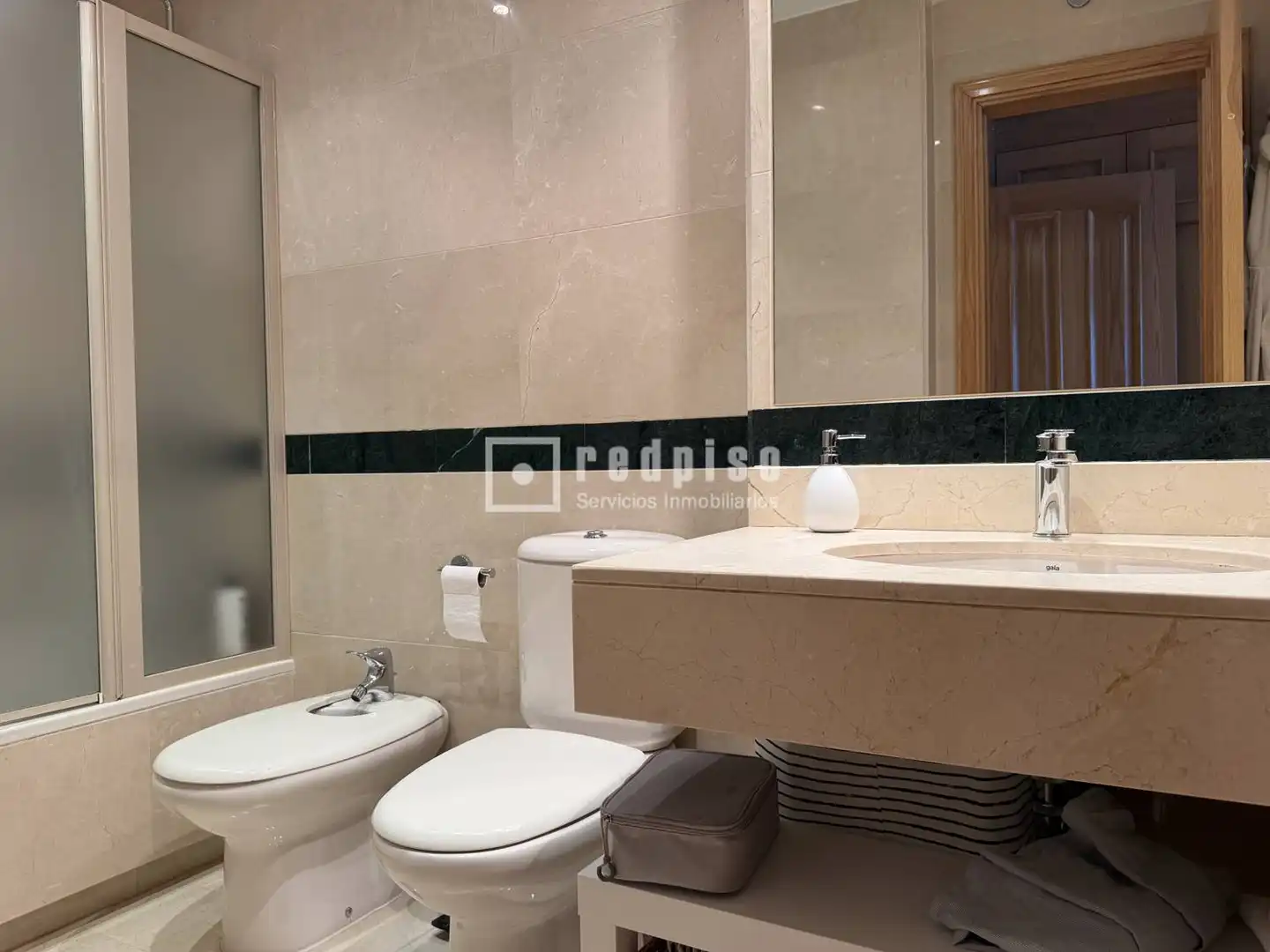 Bathroom of Duplexes for sale in Las Rozas de Madrid  with Air Conditioner, Heating and Private garden
