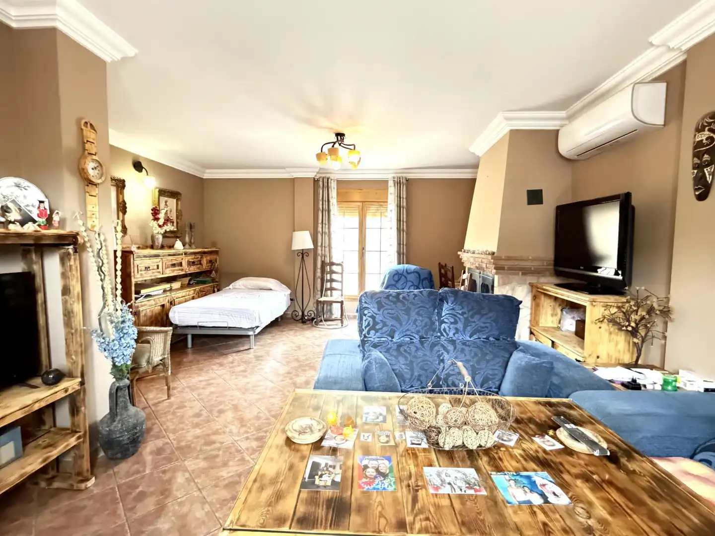 Living room of Country homes for sale in Valle de Abdalajís  with Air Conditioner, Heating and Private garden