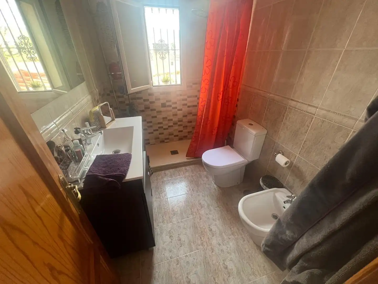 Bathroom of Detached homes for sale in Argamasilla de Calatrava  with Air Conditioner, Heating and Private garden