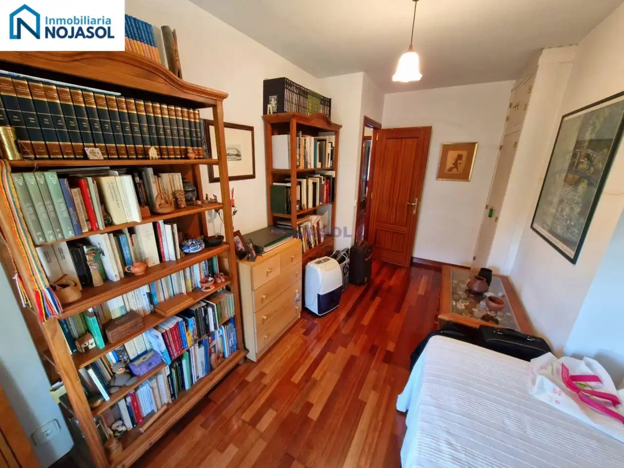 Dormitori de Casa adosada en venda en Escalante amb Calefacció, Jardí privat i Parquet