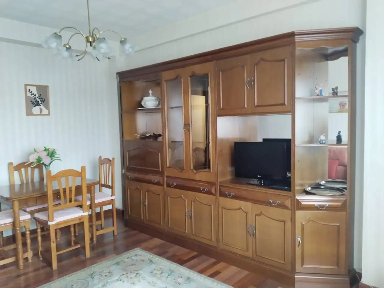Sala de estar de Piso de alquiler en Burgos con Calefacción, Parquet y Amueblado