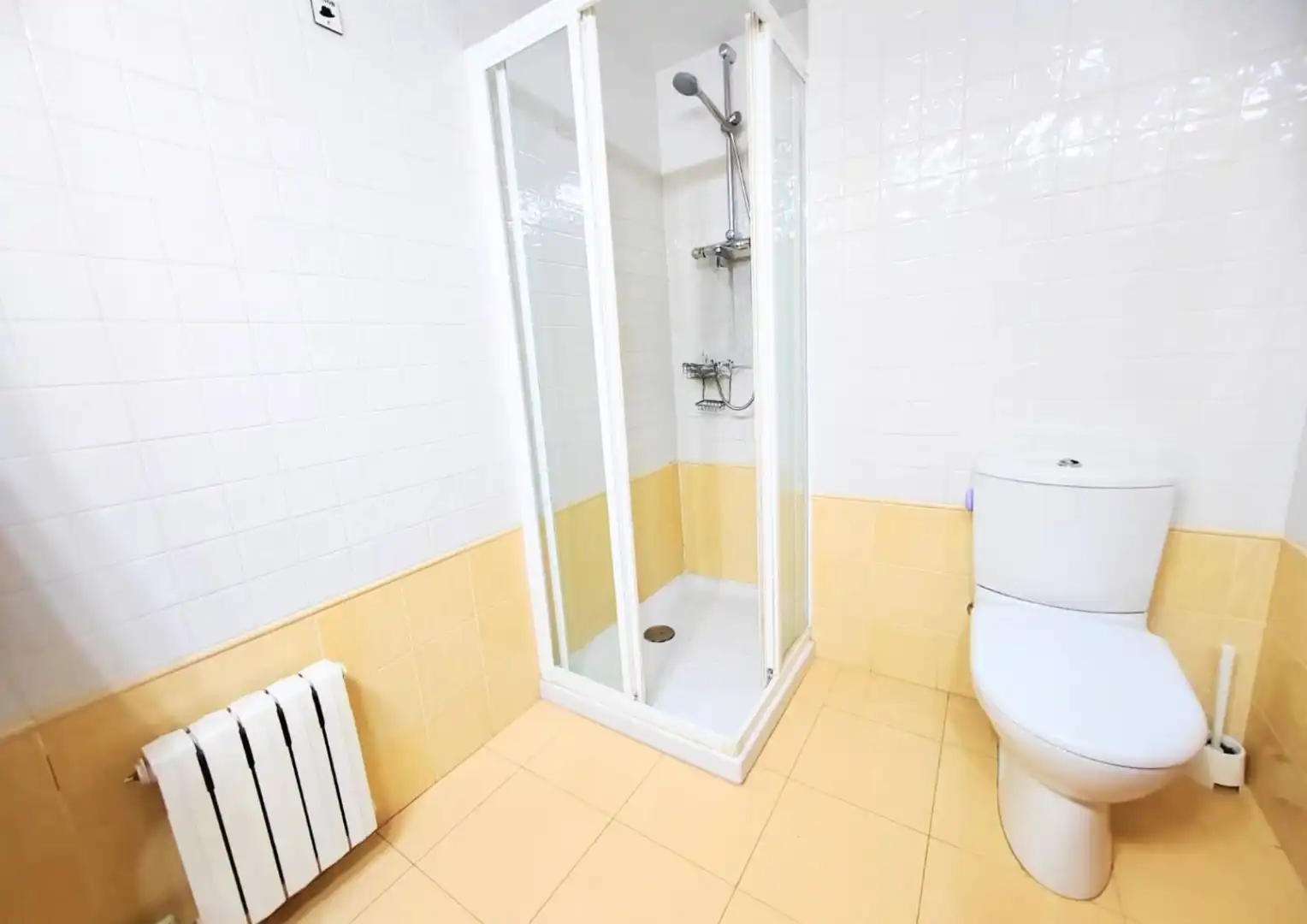 Bany de Pis en venda en Sabadell amb Parquet i Terrassa