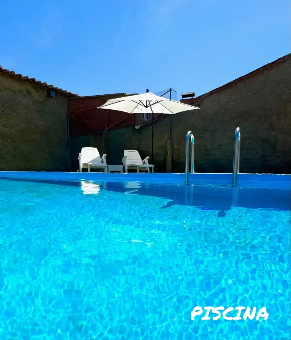 Piscina de Casa o chalet en venta en Sanzoles con Jardín privado, Parquet y Piscina