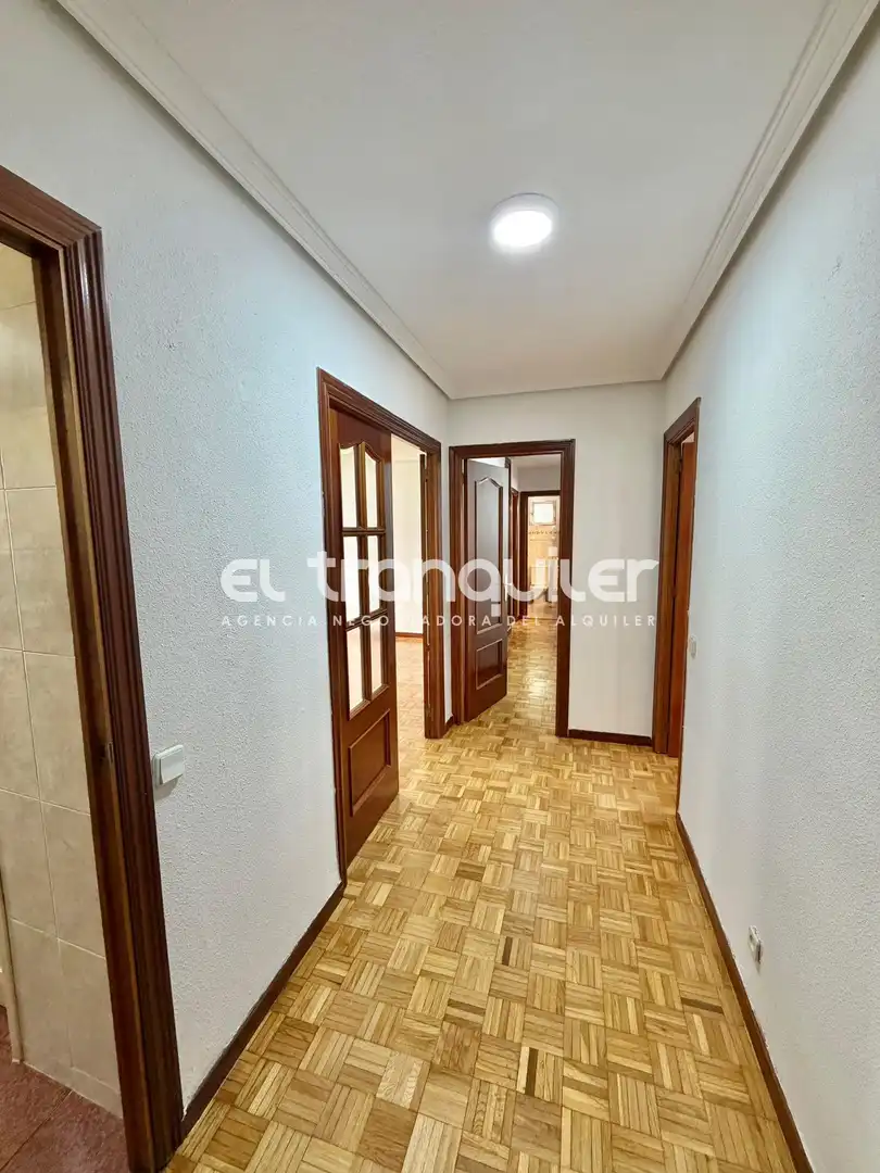 Wohnung zur Miete in Madrid mit Klimaanlage, Parkett und Terrasse