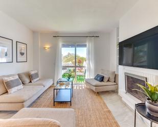 Sala d'estar de Àtic en venda en Marbella amb Aire condicionat, Terrassa i Moblat