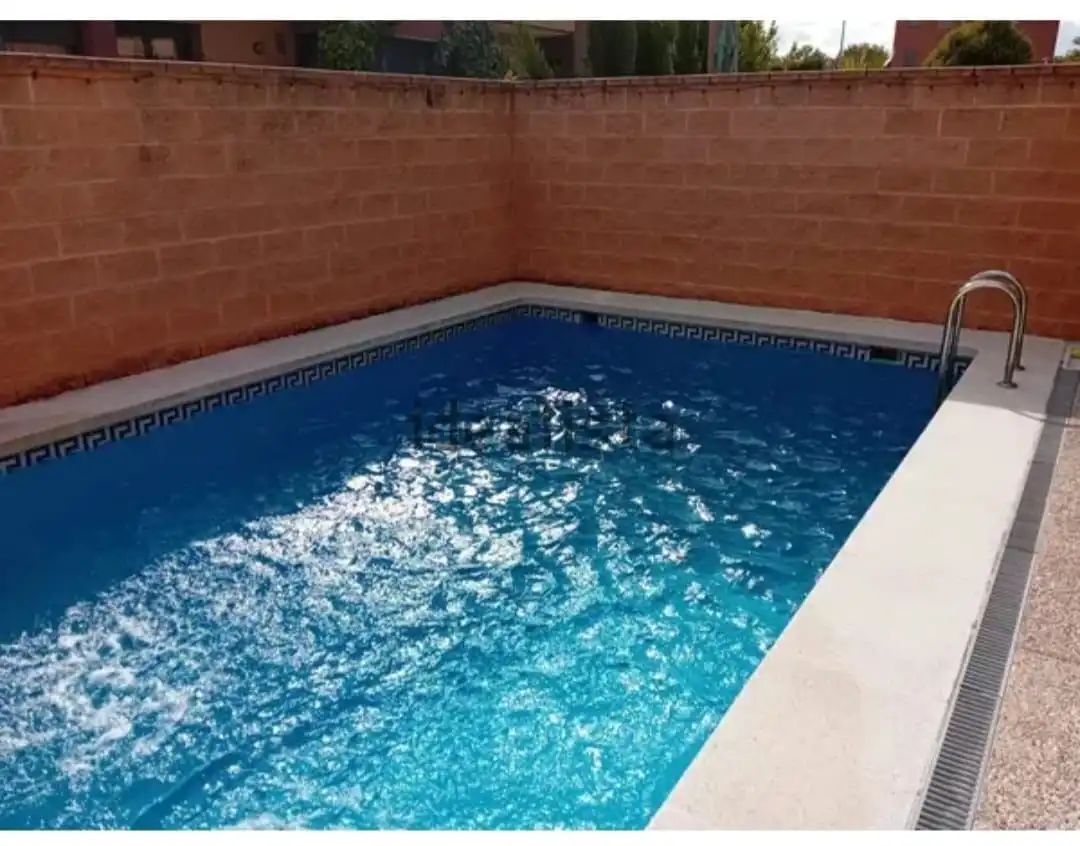 Piscina de Casa o chalet en venta en Ciudad Real con Aire acondicionado, Calefacción y Jardín privado