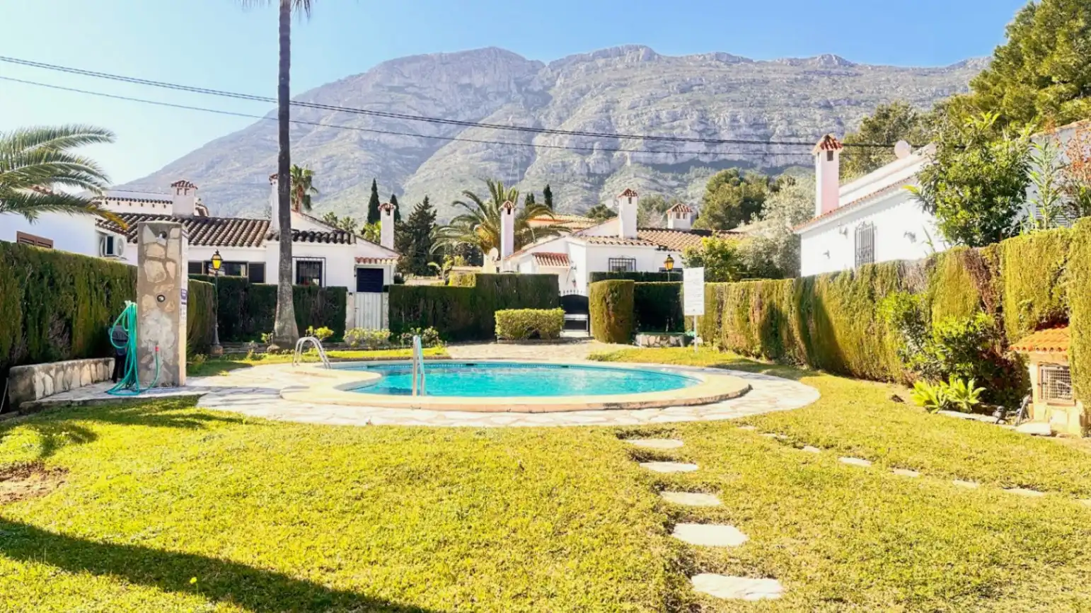 Detached homes for sale in El Montgó