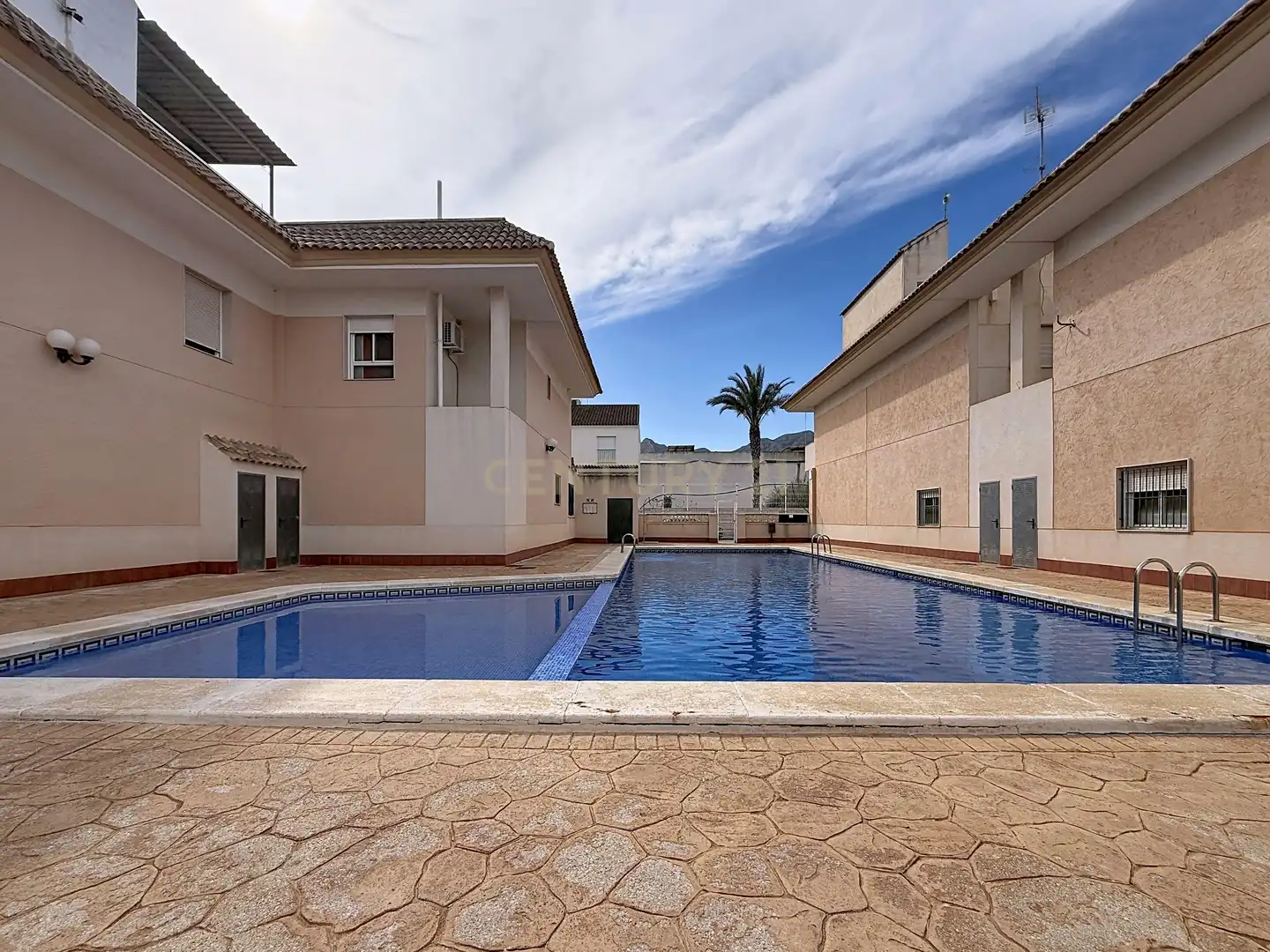 Piscina de Casa adosada en venda en Granja de Rocamora amb Aire condicionat i Piscina comunitària