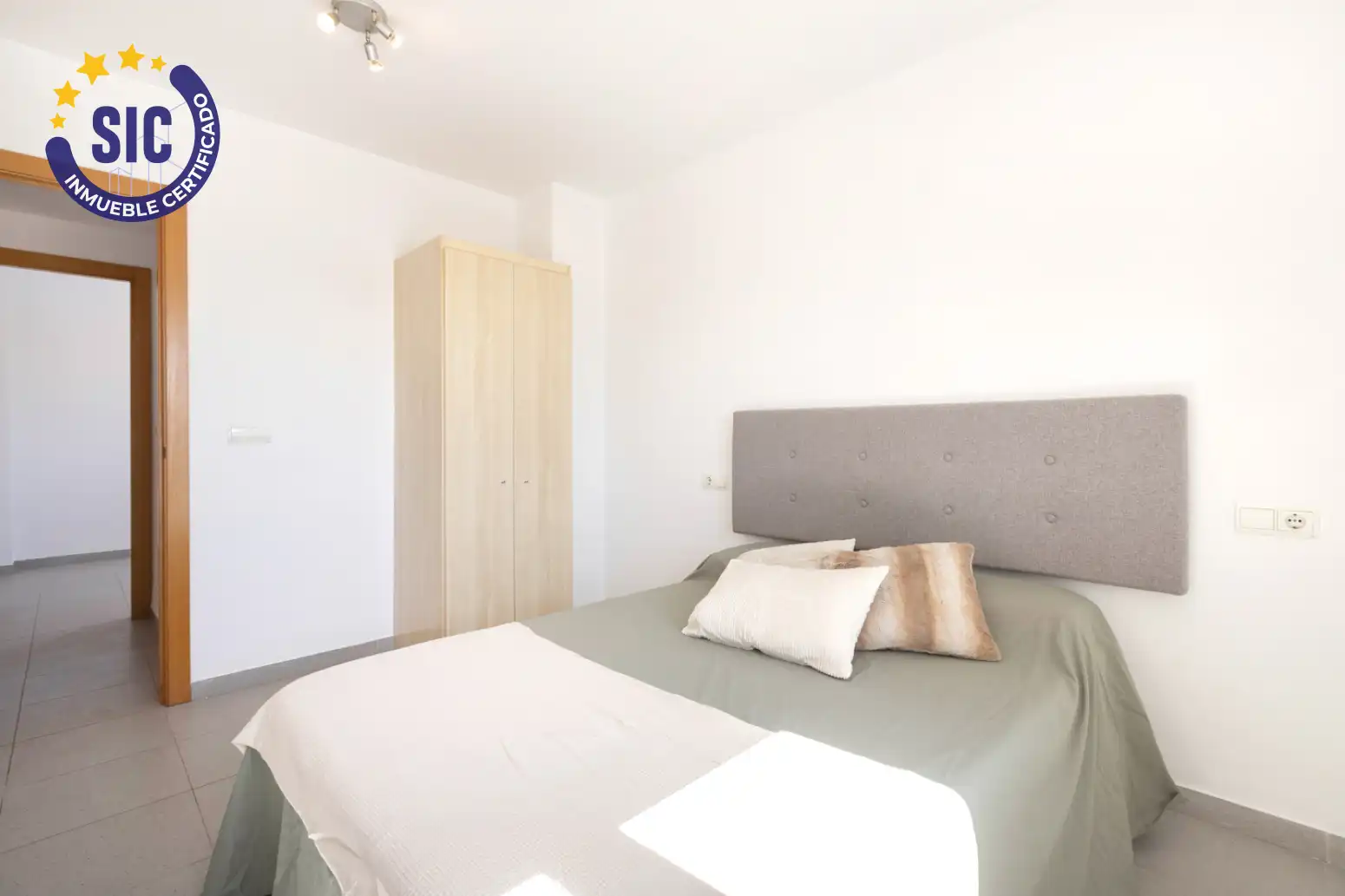 Schlafzimmer von Wohnung zum Verkauf in Piles mit Klimaanlage, Terrasse und Schwimmbad