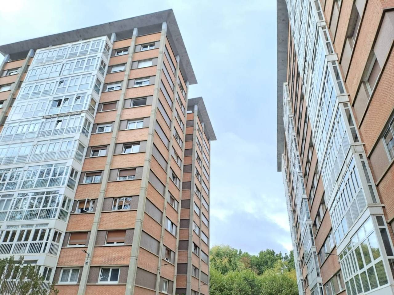Vista exterior de Pis en venda en Burgos Capital amb Calefacció i Terrassa
