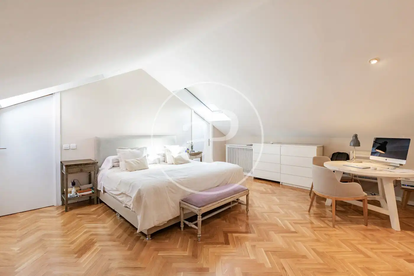 Habitación de Casa adosada en venta en Madrid con Aire acondicionado, Calefacción y Jardín privado