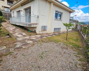 Vista exterior de Casa o xalet en venda en Olot amb Jardí privat i Terrassa