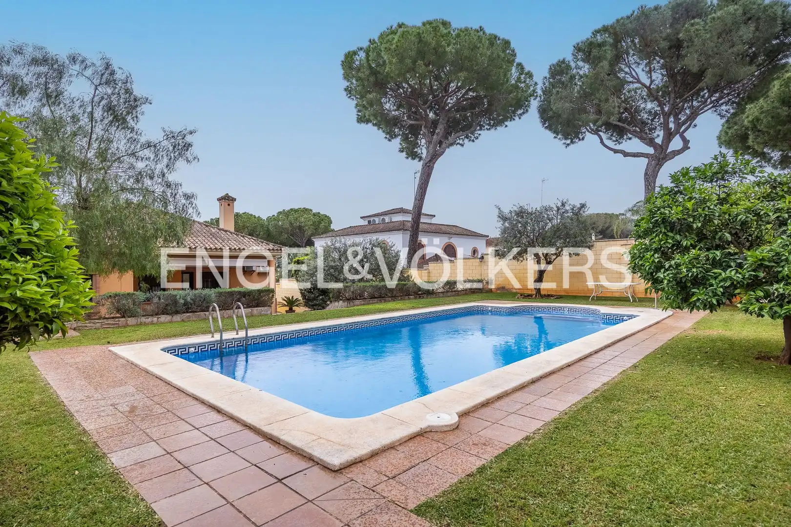 Piscina de Casa o xalet en venda en Alcalá de Guadaira amb Aire condicionat, Calefacció i Jardí privat