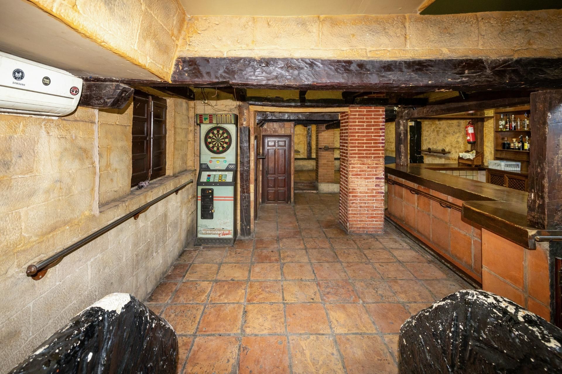 Premises for sale in  Granada Capital