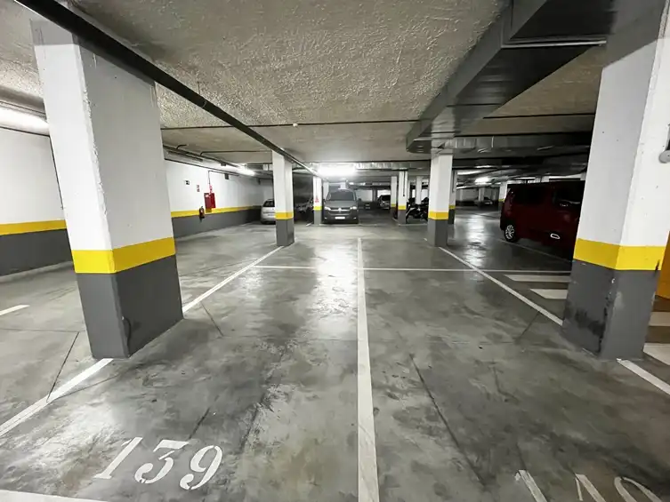 Parking of Office for rent in Madrid  with Air Conditioner, Heating and Terrace