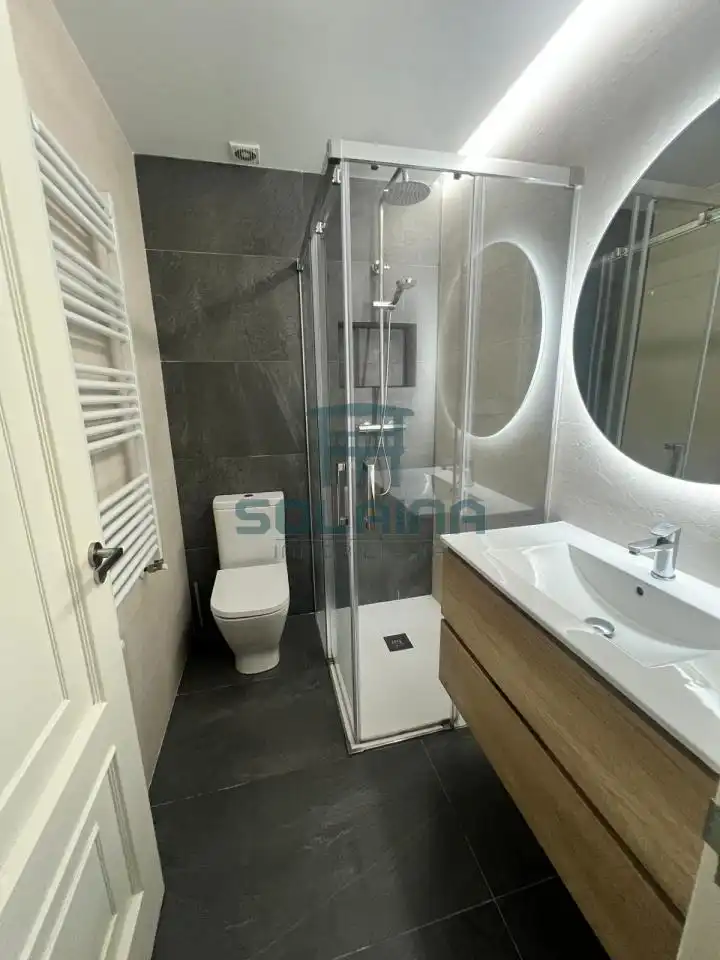 Bany de Apartament en venda en Ourense Capital  amb Calefacció, Traster i Balcó