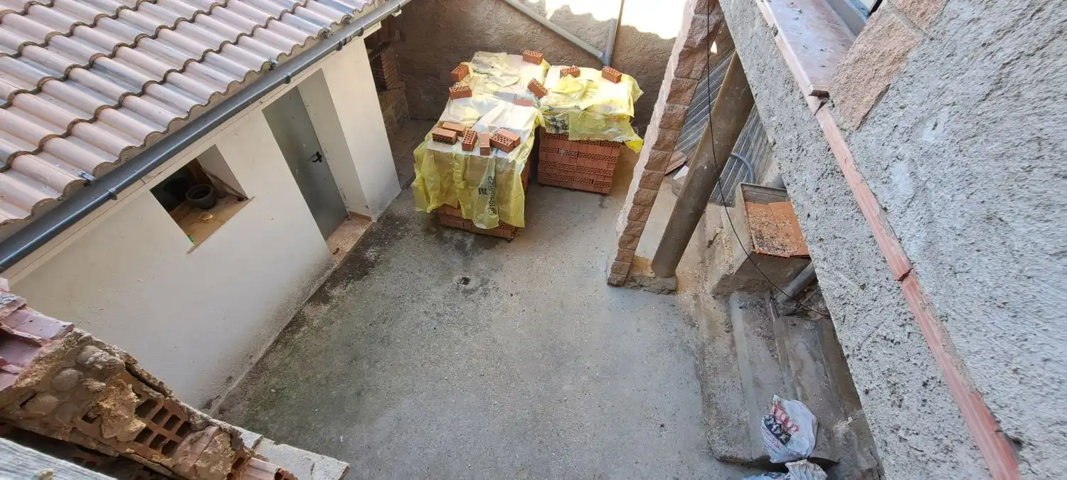 Houses for sale in Almuniente  with Terrace and Storage room