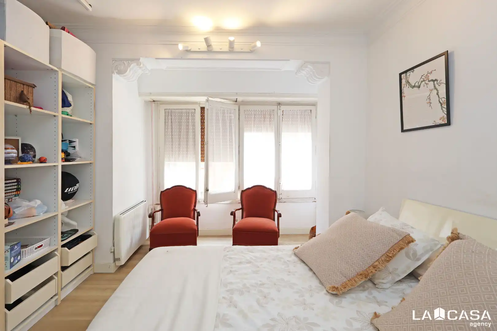 Habitación de Edificio en venta en L'Hospitalet de Llobregat