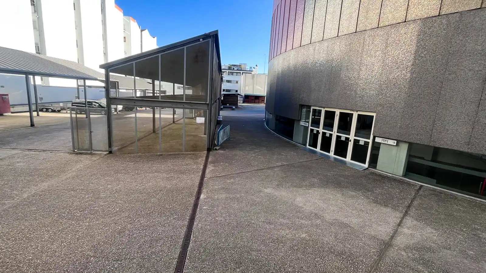 Vista exterior de Piso en venta en Madrid con Calefacción y Amueblado