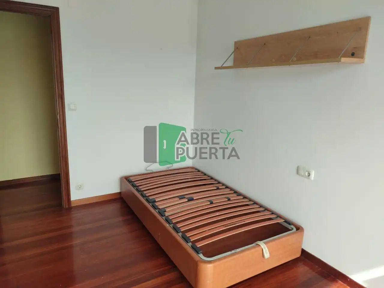 Habitación de Piso de alquiler en Ourense Capital  con Calefacción, Parquet y Trastero