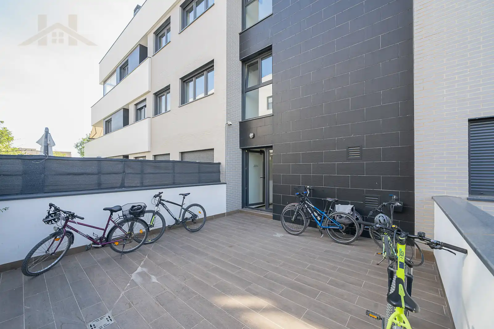 Vista exterior de Pis en venda en Villanueva de la Cañada amb Calefacció, Jardí privat i Terrassa