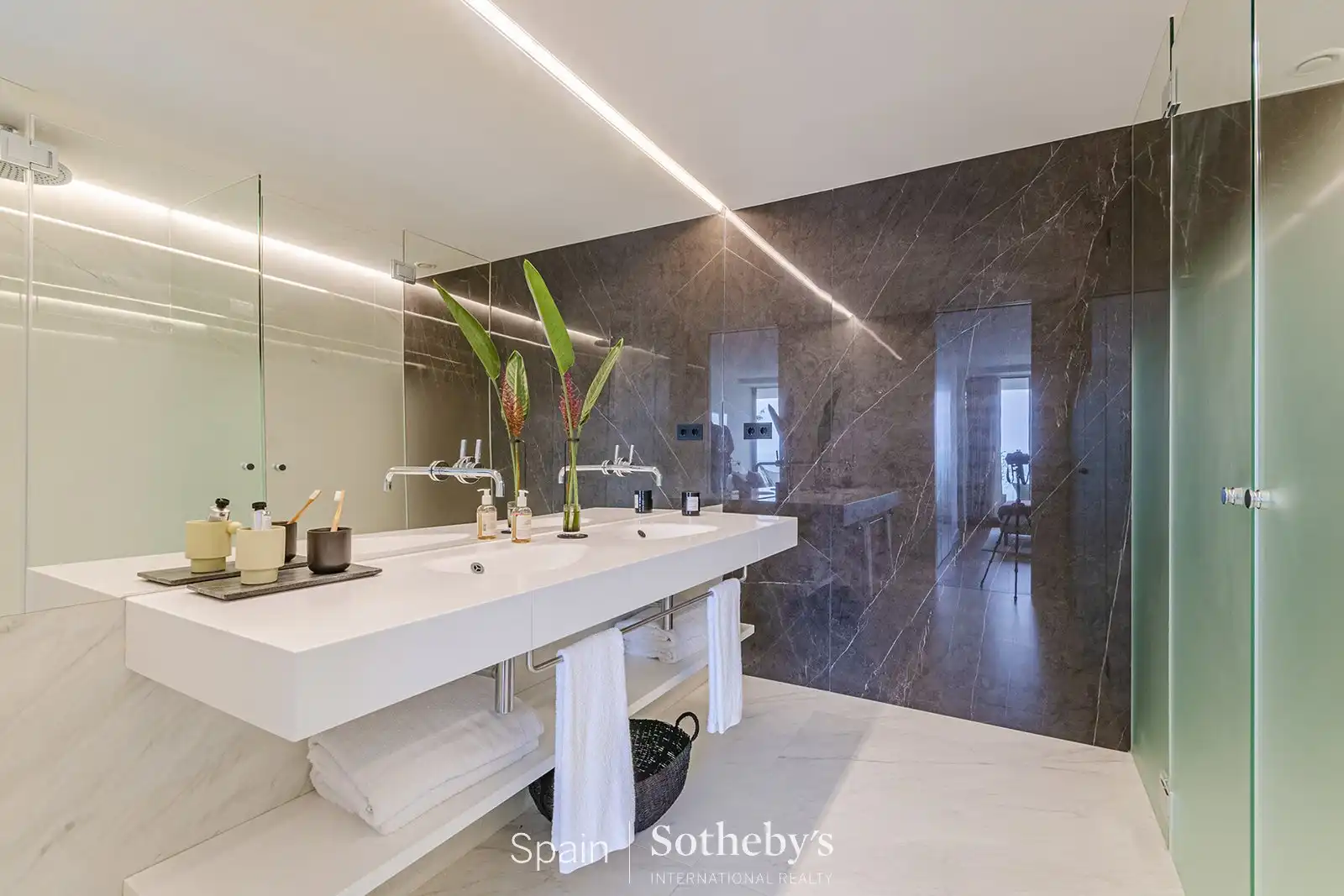 Bany de Apartament en venda en Barcelona amb Aire condicionat, Calefacció i Terrassa