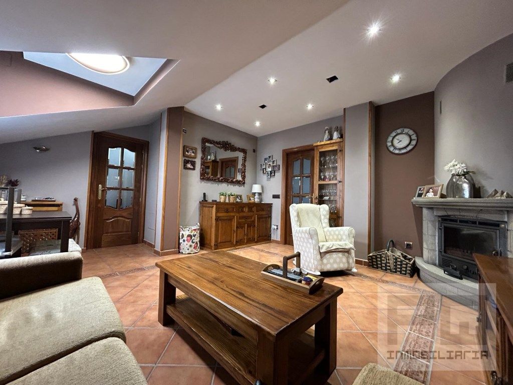 Sala de estar de Ático de alquiler en Las Navas del Marqués 