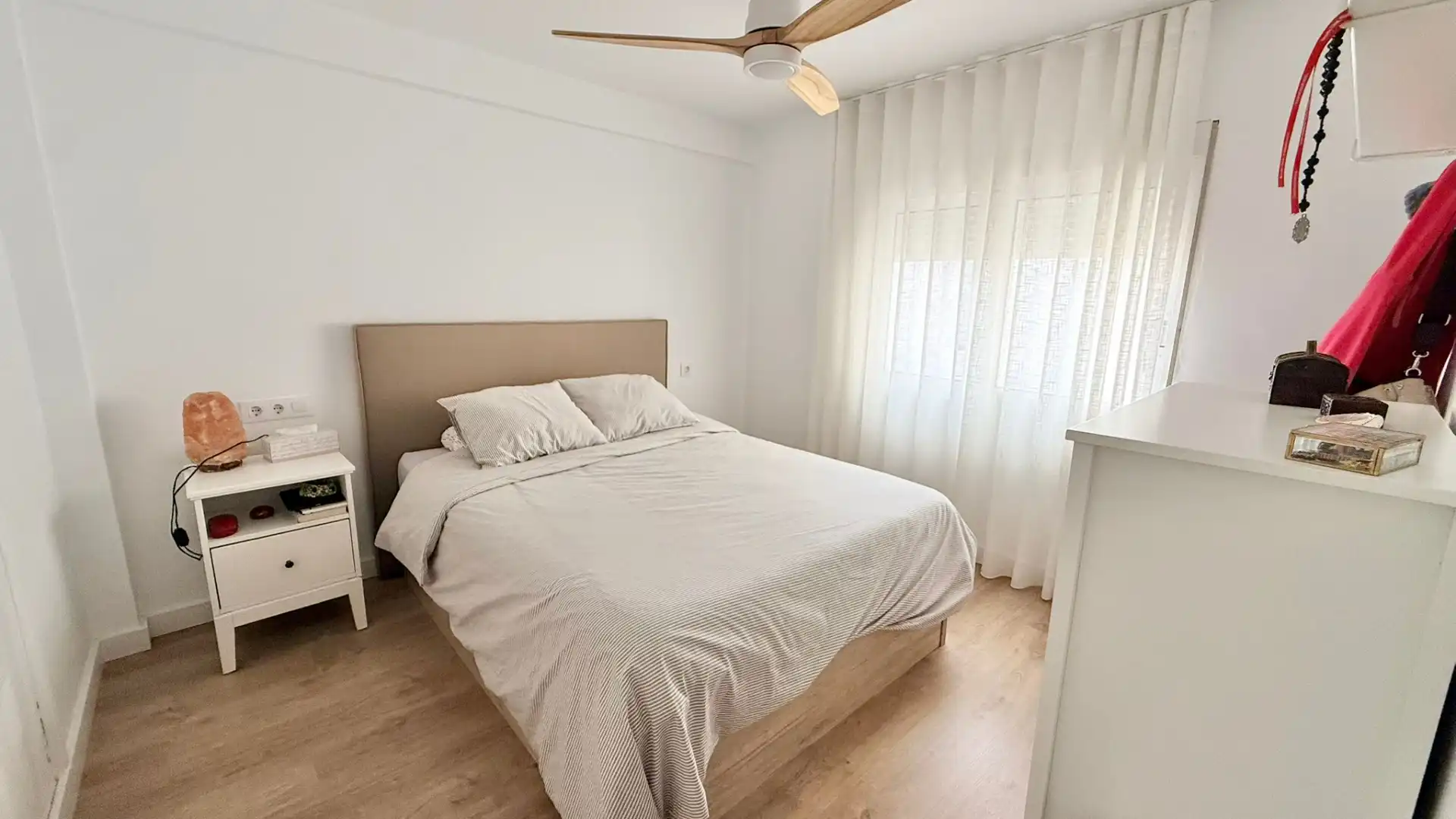 Habitación de Apartamento en venta en Calpe / Calp con Aire acondicionado y Amueblado