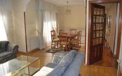 Sala d'estar de Pis en venda en Pontevedra Capital  amb Terrassa