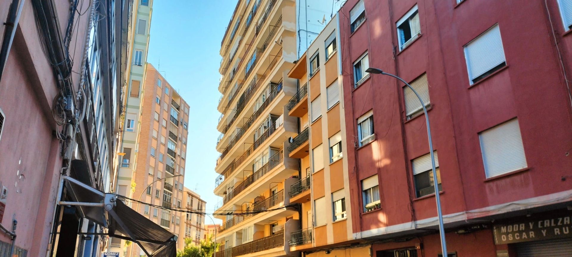 Vista exterior de Piso en venta en Castellón de la Plana / Castelló de la Plana con Aire acondicionado, Terraza y Balcón