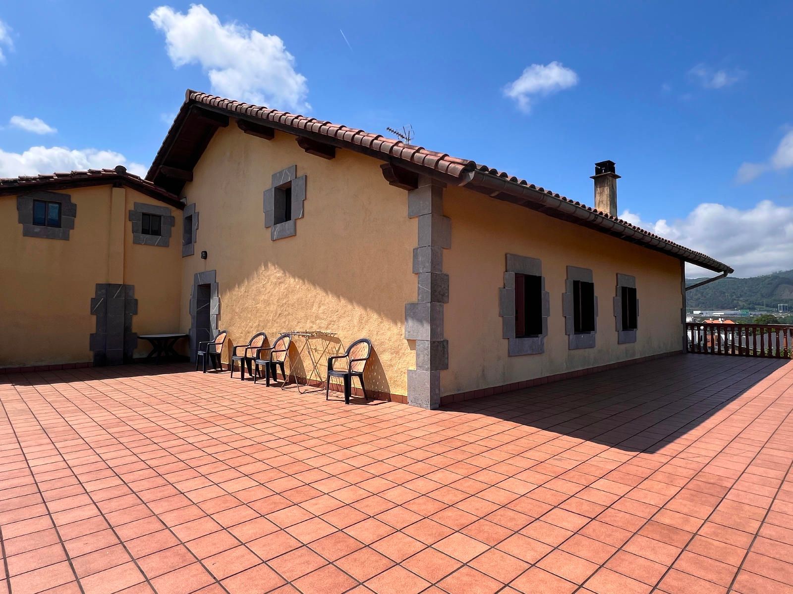 Exterior view of House or chalet for sale in Lasarte-Oria  with Heating and Terrace