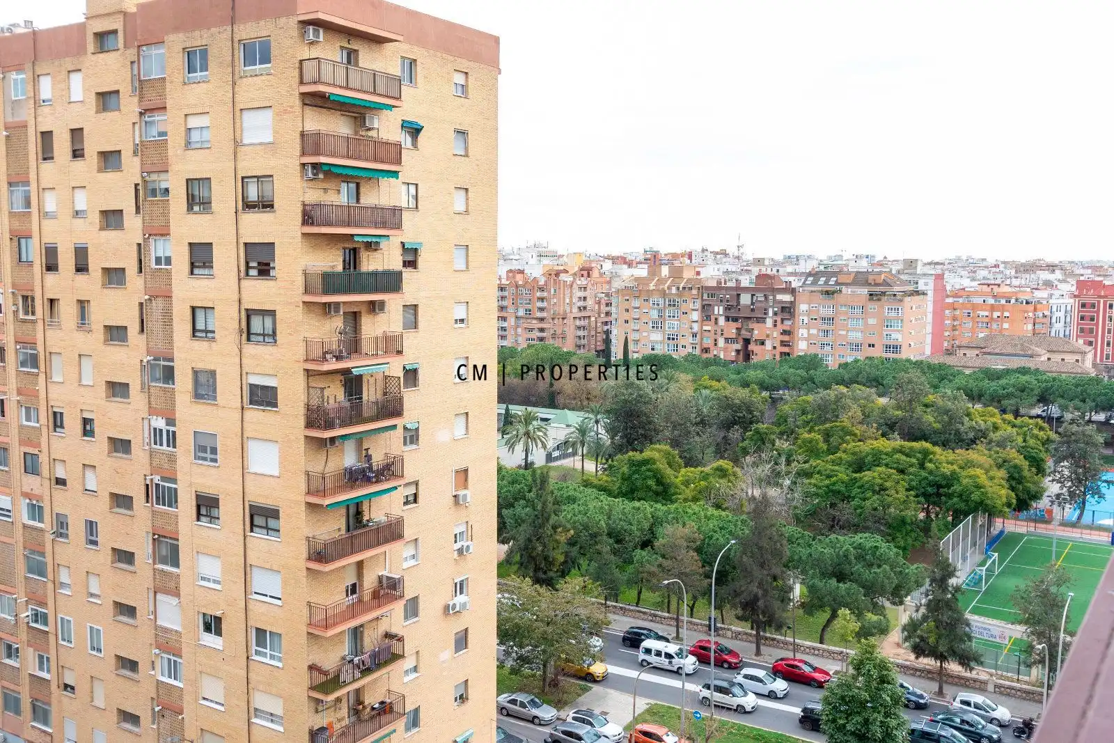 Außenansicht von Wohnung zum Verkauf in Valencia mit Klimaanlage, Heizung und Parkett