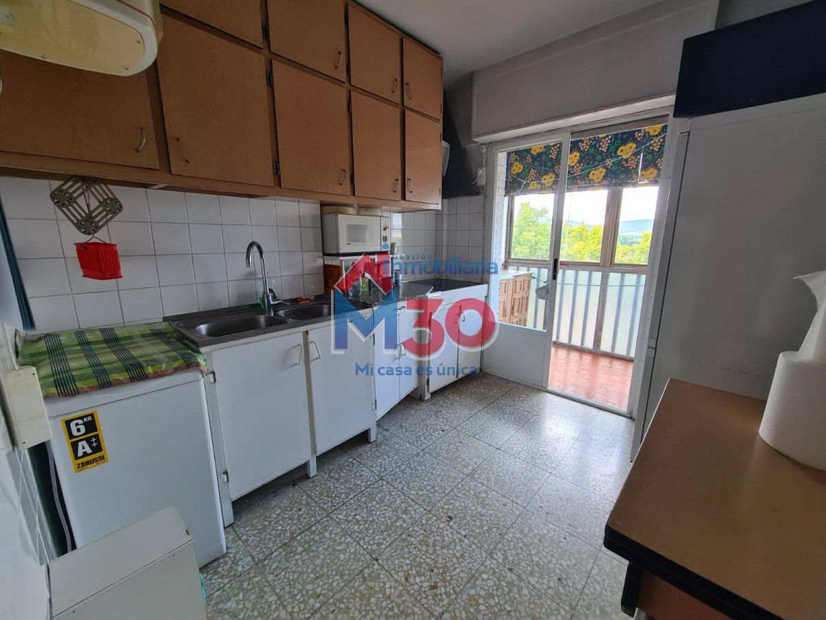 Kitchen of Flat for sale in Miranda de Ebro  with Heating, Storage room and Balcony