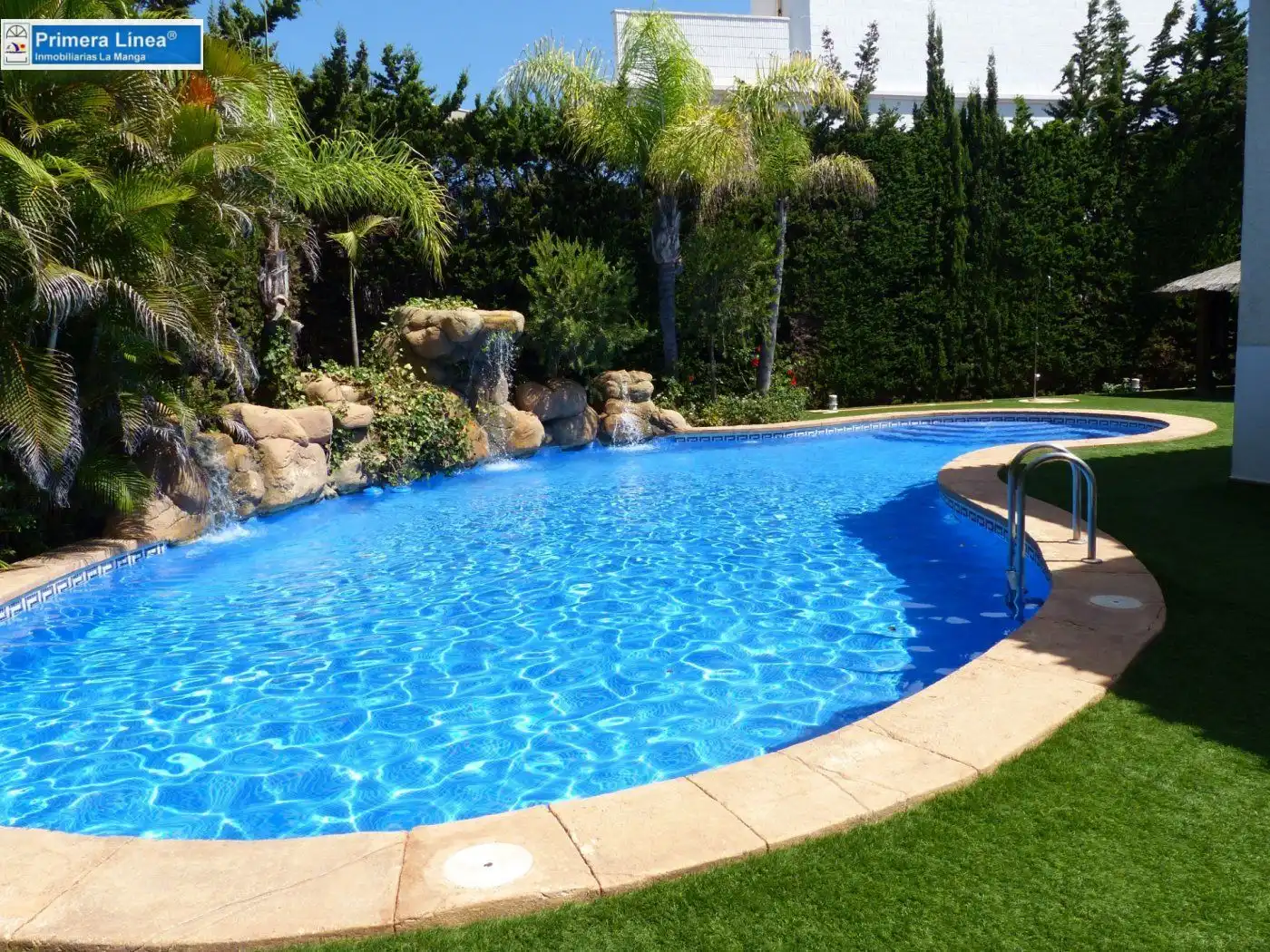 Piscina de Casa o chalet en venta en La Manga del Mar Menor con Jardín privado, Terraza y Trastero
