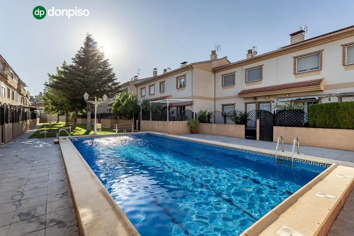 Casa con piscina en venta en Calle de las Cruces
