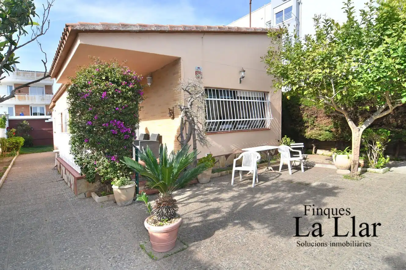 Exterior view of Houses for sale in Castelldefels  with Air Conditioner, Private garden and Terrace