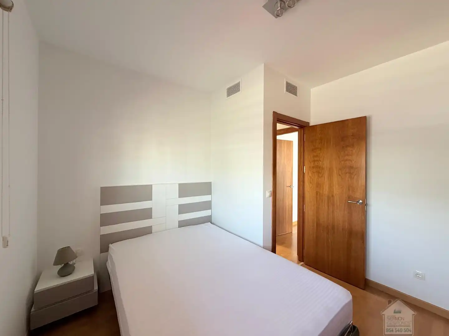Habitación de Casa o chalet de alquiler en Montequinto con Aire acondicionado, Parquet y Terraza