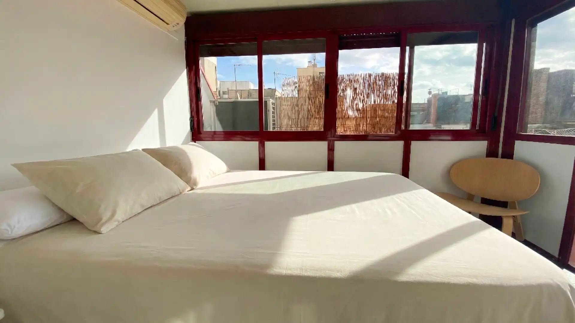 Bedroom of Flat for rent in Madrid  with Air Conditioner, Heating and Terrace