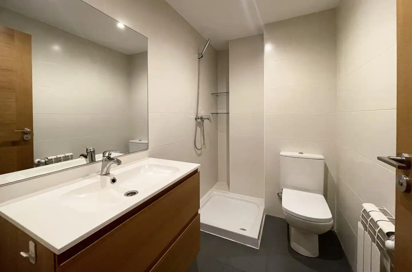 Baño de Piso en venta en A Coruña Capital  con Calefacción y Trastero