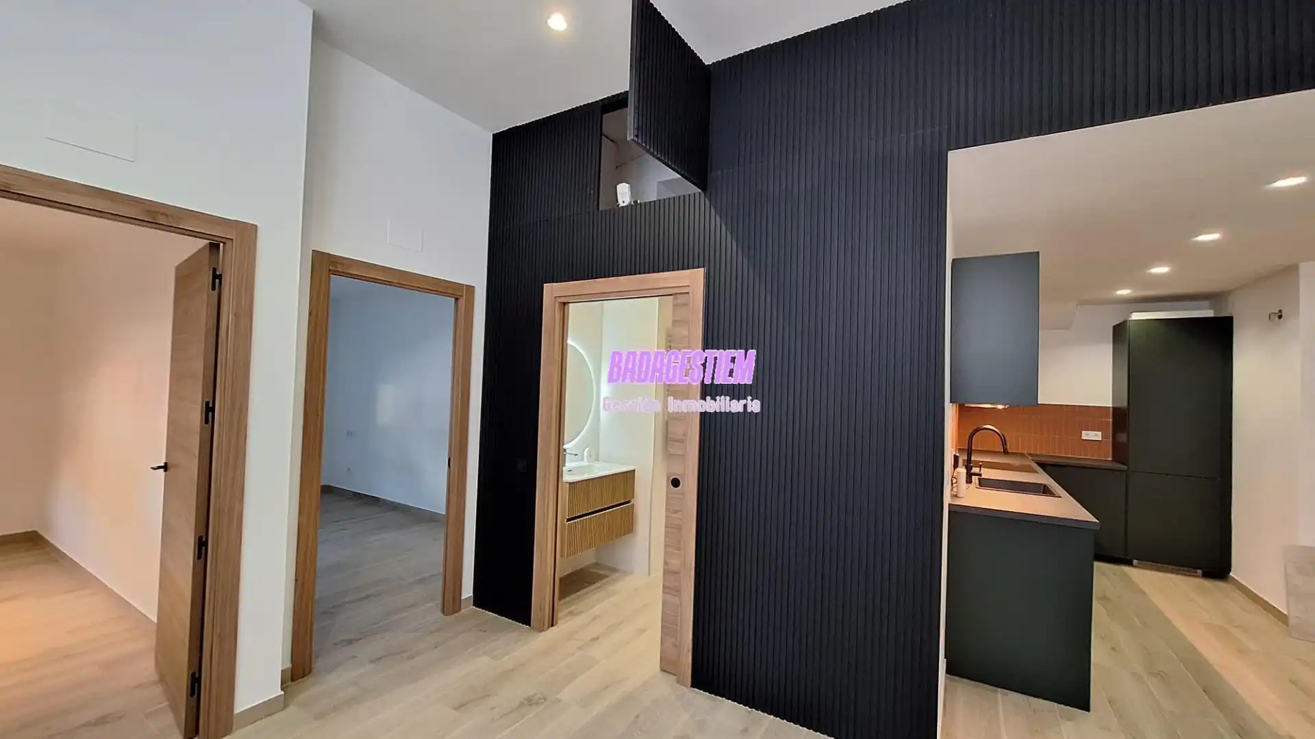 Bedroom of Flat for sale in Badalona  with Air Conditioner and Alarm