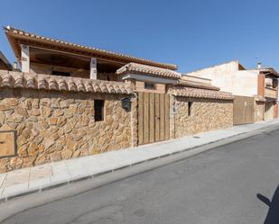 Vista exterior de Casa o xalet en venda en Padul amb Calefacció, Jardí privat i Terrassa