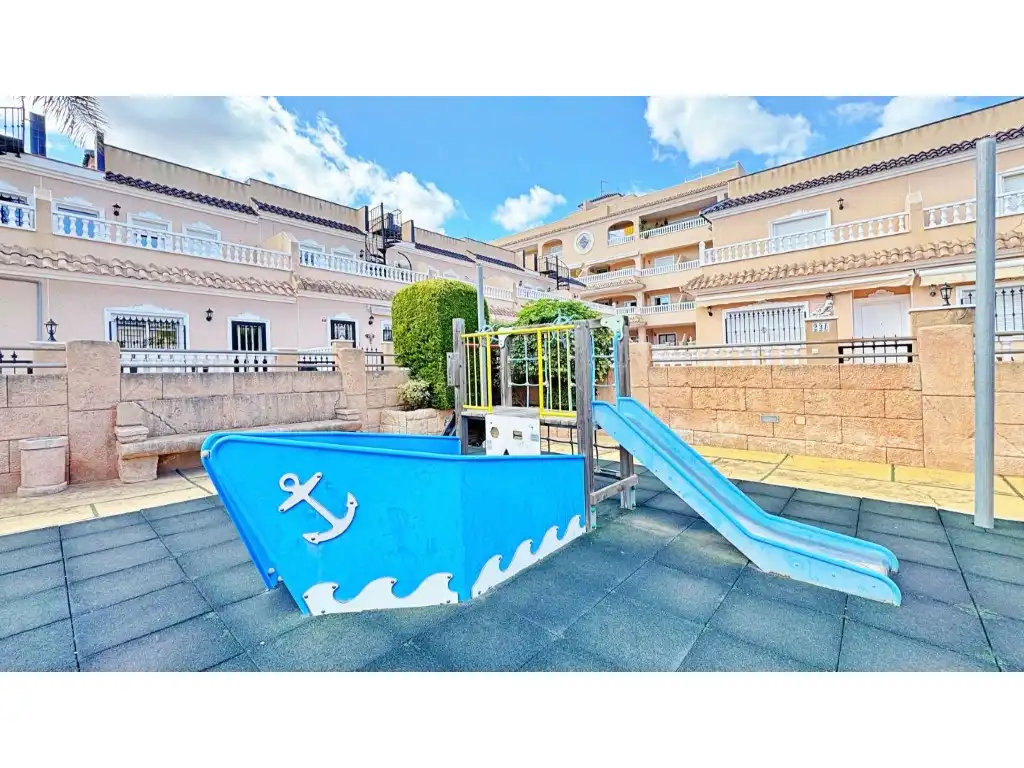 Casa adosada en venta en Calle Cuerda, Playa Flamenca