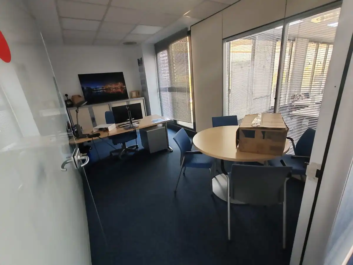 Büro zum Verkauf in Alcobendas mit Klimaanlage, Heizung und Terrasse