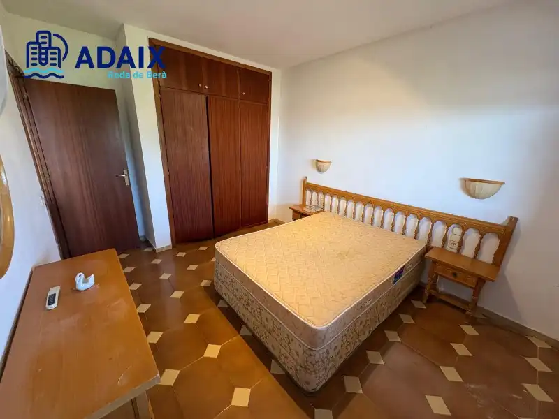 Habitación de Casa o chalet en venta en Roda de Berà con Terraza, Trastero y Piscina