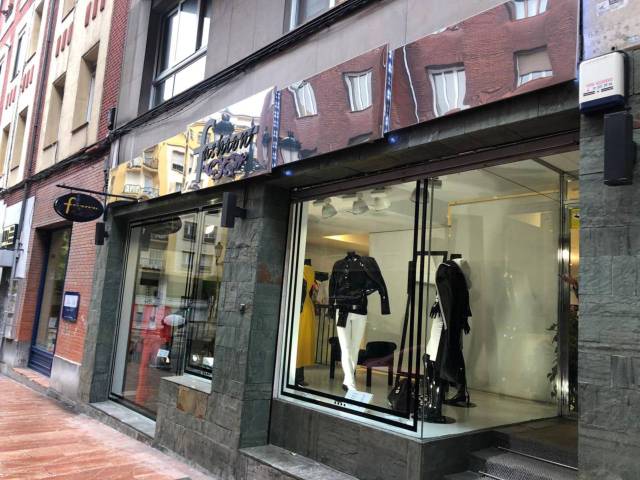 Local comercial en Venta en matematico pedrayes en Parque San Francisco - Uría